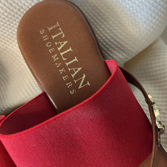 Italian Shoemakers Red Sandals - Picture 3 of 6